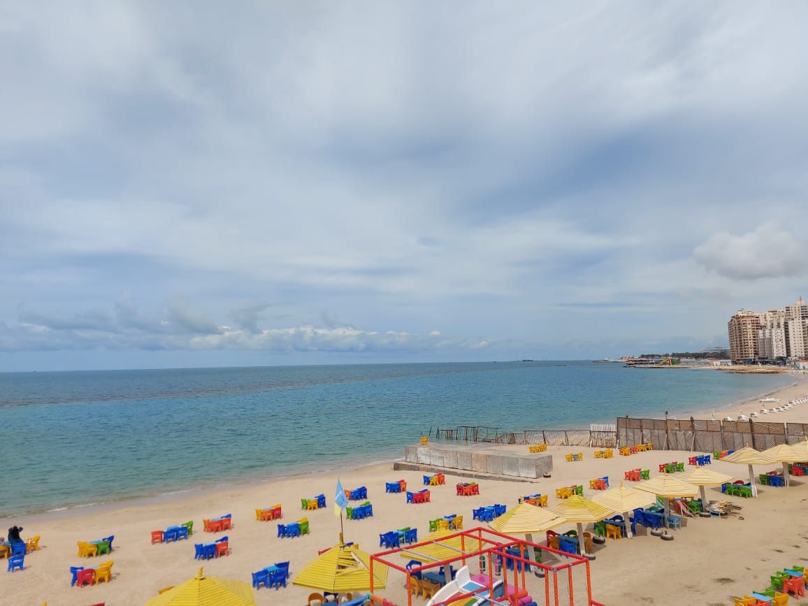 رياح غربية فى نوة السلوم رياح غربية فى نوة السلوم