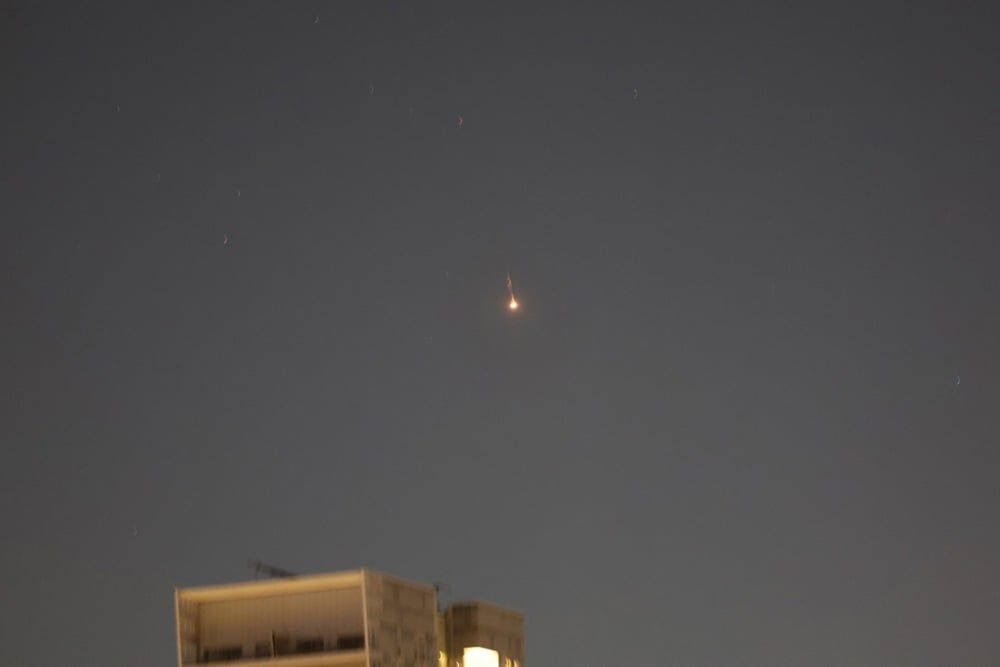 صافرات إنذار وقصف عشوائى.. استمرار الهجمات الإيرانية على إسرائيل (4) صافرات إنذار وقصف عشوائى.. استمرار الهجمات الإيرانية على إسرائيل (4)