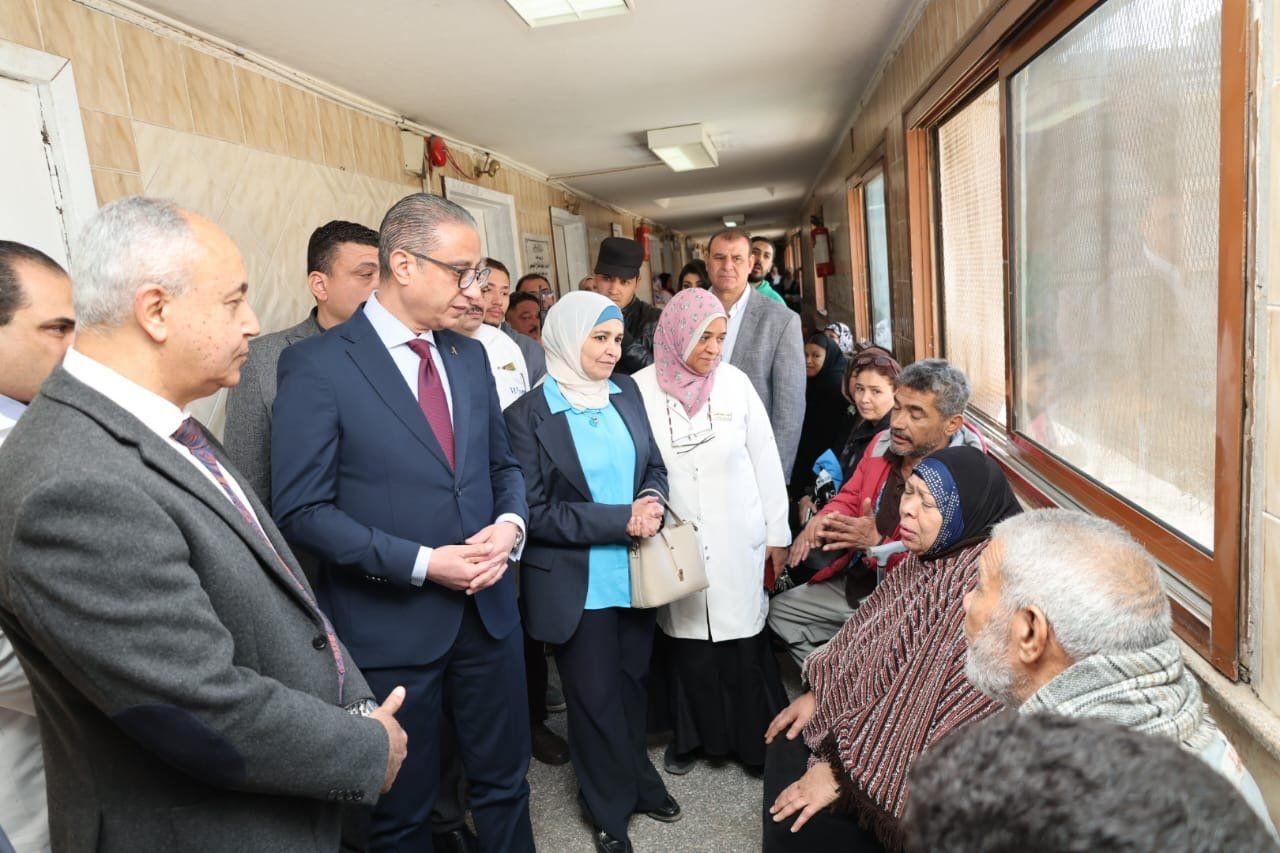 محافظ الجيزة يفتتح أول بنك دم تجميعي