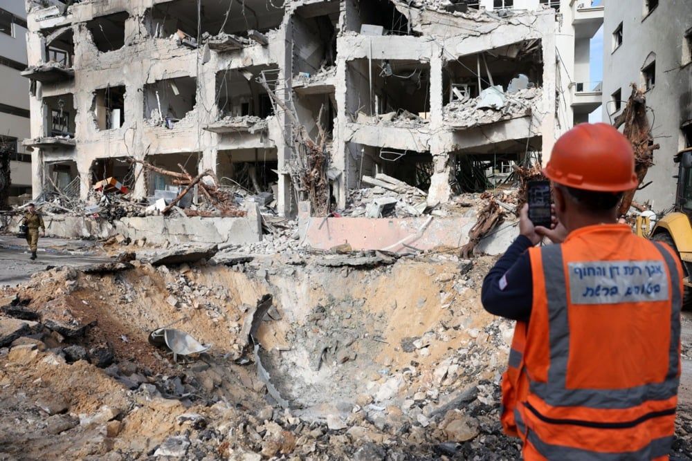 صافرات إنذار وقصف عشوائى.. استمرار الهجمات الإيرانية على إسرائيل (5) صافرات إنذار وقصف عشوائى.. استمرار الهجمات الإيرانية على إسرائيل (5)