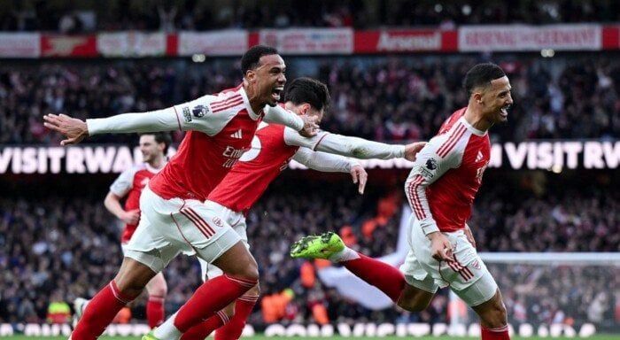 أرسنال يتجاوز تشيلسي بفوز صعب ويعزز صدارته للدوري الإنجليزي الممتاز «فيديو» أرسنال يتجاوز تشيلسي بفوز صعب ويعزز صدارته للدوري الإنجليزي الممتاز «فيديو»