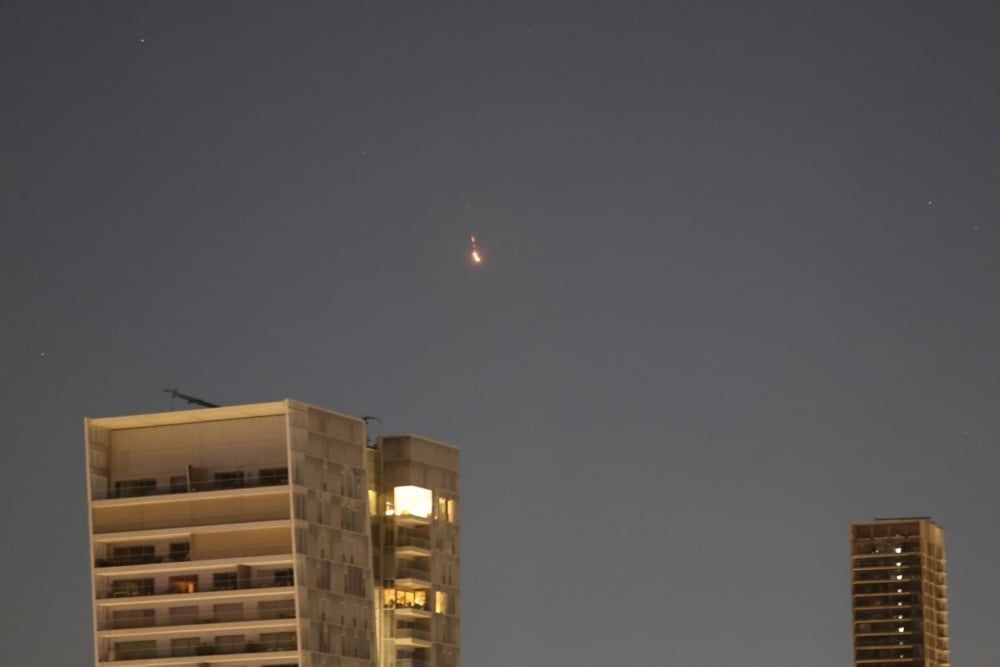 صافرات إنذار وقصف عشوائى.. استمرار الهجمات الإيرانية على إسرائيل (6) صافرات إنذار وقصف عشوائى.. استمرار الهجمات الإيرانية على إسرائيل (6)