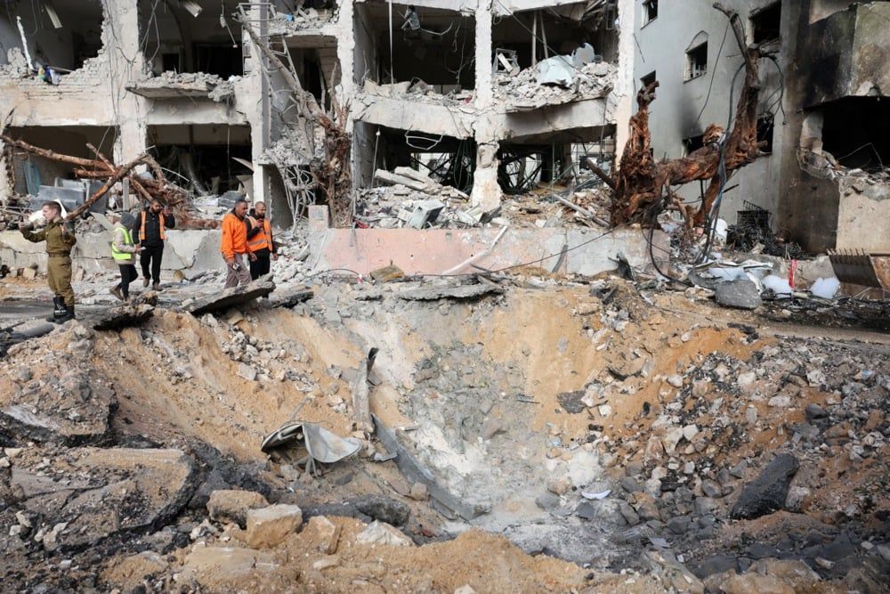 صافرات إنذار وقصف عشوائى.. استمرار الهجمات الإيرانية على إسرائيل (2) صافرات إنذار وقصف عشوائى.. استمرار الهجمات الإيرانية على إسرائيل (2)