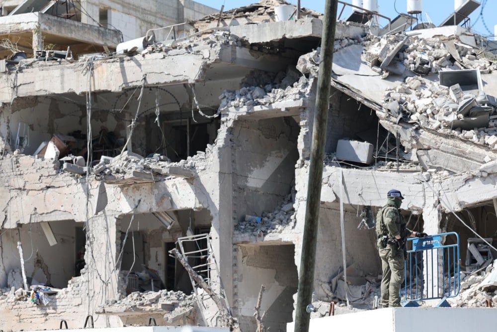 صافرات إنذار وقصف عشوائى.. استمرار الهجمات الإيرانية على إسرائيل (9) صافرات إنذار وقصف عشوائى.. استمرار الهجمات الإيرانية على إسرائيل (9)