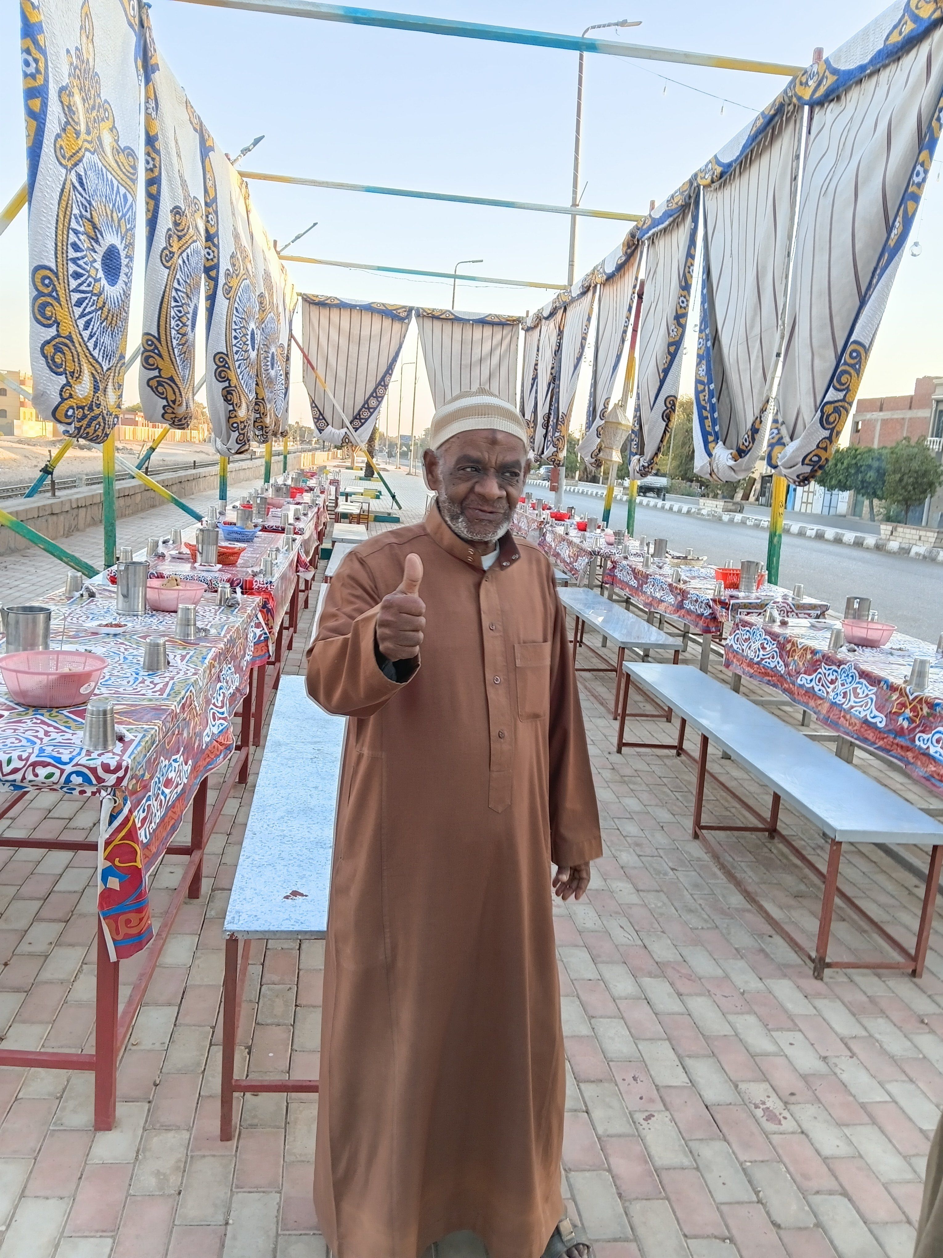 منظمي المائدة منظمي المائدة