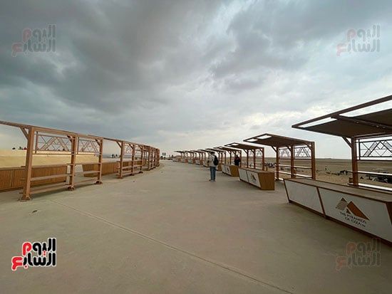 170926-منصات-بيع-الهدايا-التذكارية-بالأهرامات 170926-منصات-بيع-الهدايا-التذكارية-بالأهرامات