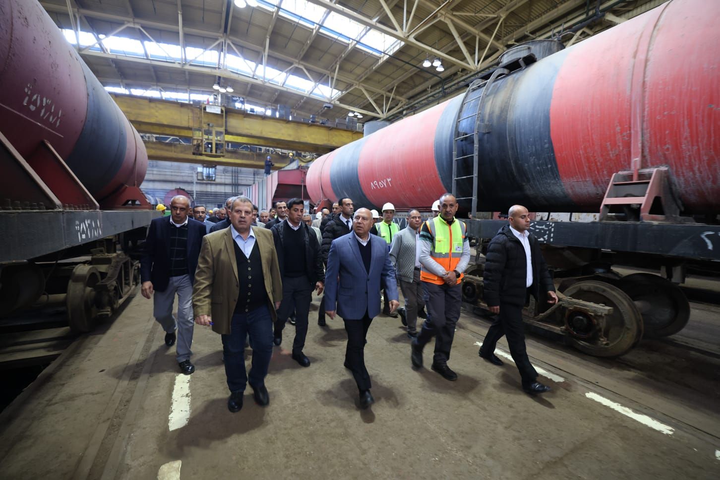 وزير النقل يتفقد ورش جبل الزيتون بالإسكندرية وزير النقل يتفقد ورش جبل الزيتون بالإسكندرية