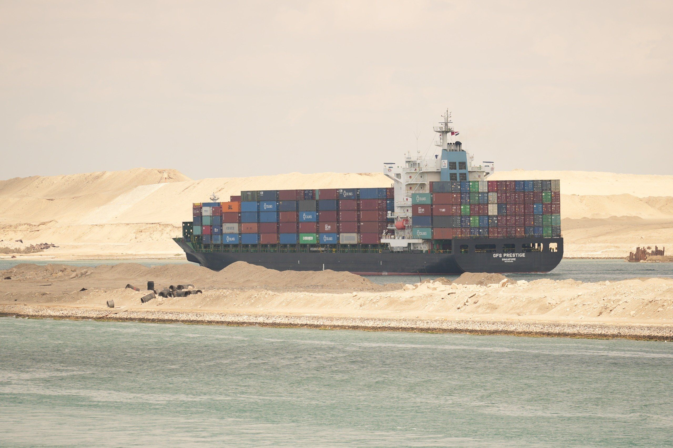 انتظام حركة الملاحة في قناة السويس اليوم الثلاثاء (2) انتظام حركة الملاحة في قناة السويس اليوم الثلاثاء (2)