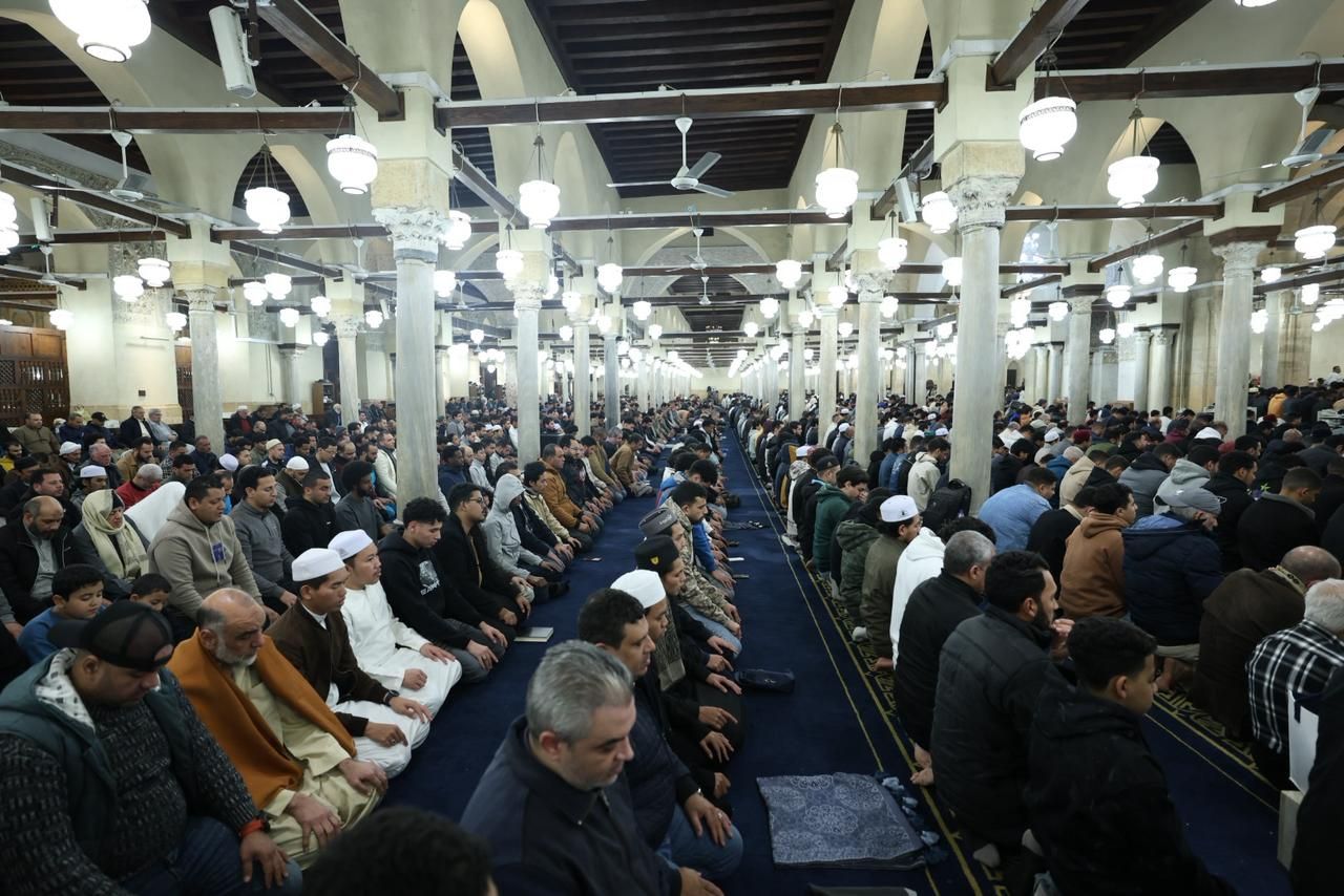 العشاء والتراويح فى الليلة الثالثة عشرة من رمضان بالجامع الأزهر العشاء والتراويح فى الليلة الثالثة عشرة من رمضان بالجامع الأزهر