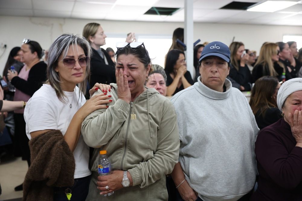 جنازة ضحايا الغارة الجوية على بيت شيمش (4) جنازة ضحايا الغارة الجوية على بيت شيمش (4)