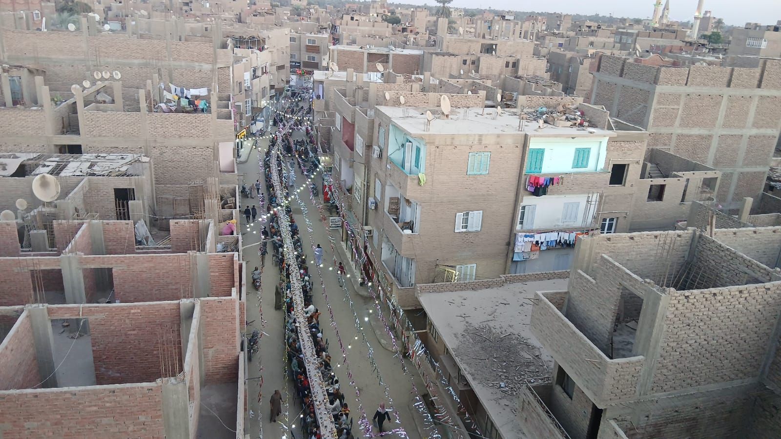 مائدة الإفطار من أعلى مائدة الإفطار من أعلى