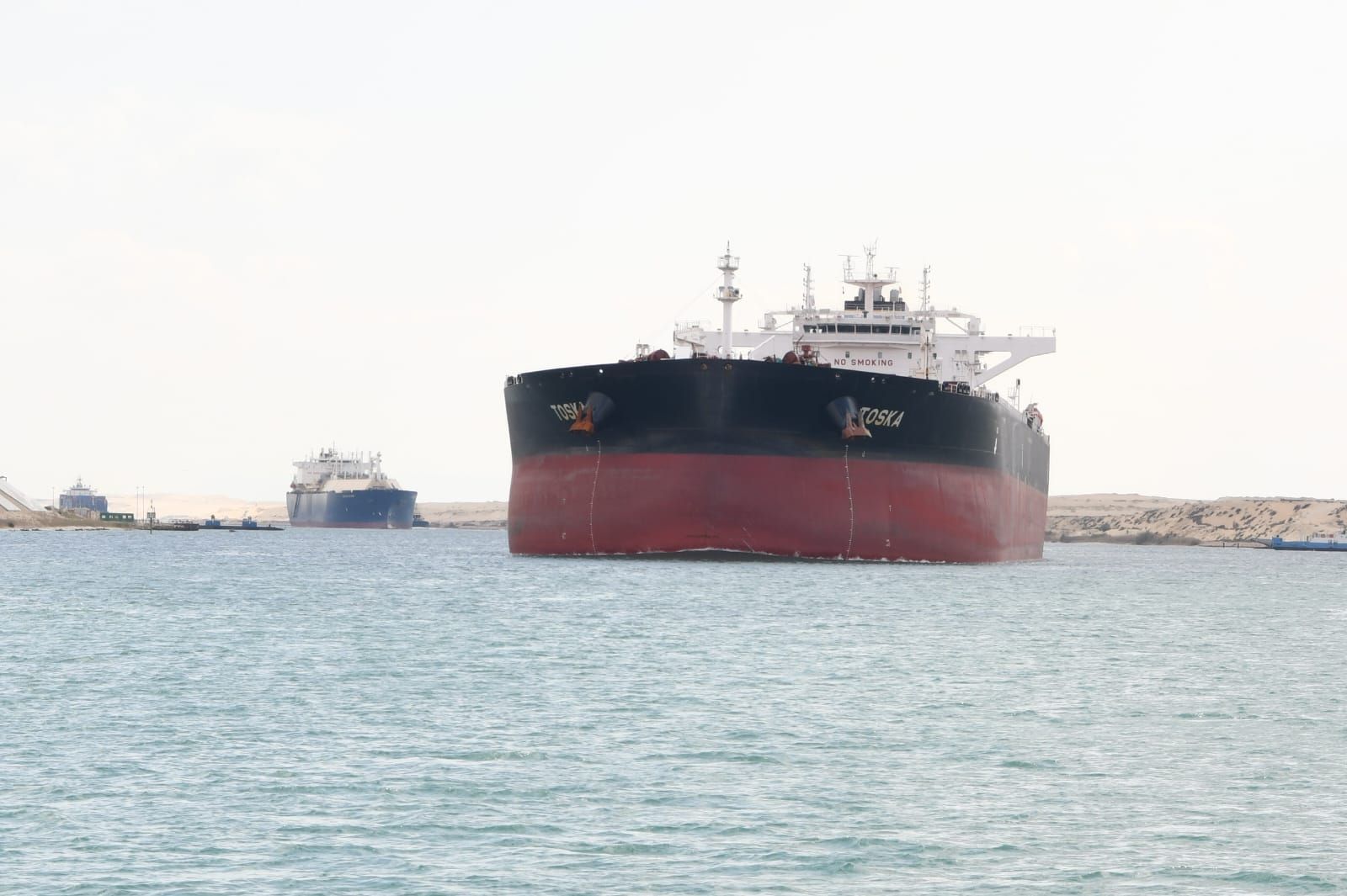 انتظام حركة الملاحة في قناة السويس اليوم الثلاثاء (7) انتظام حركة الملاحة في قناة السويس اليوم الثلاثاء (7)