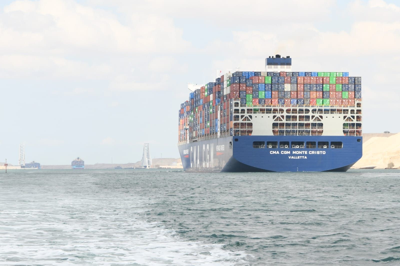 انتظام حركة الملاحة في قناة السويس اليوم الثلاثاء (8) انتظام حركة الملاحة في قناة السويس اليوم الثلاثاء (8)