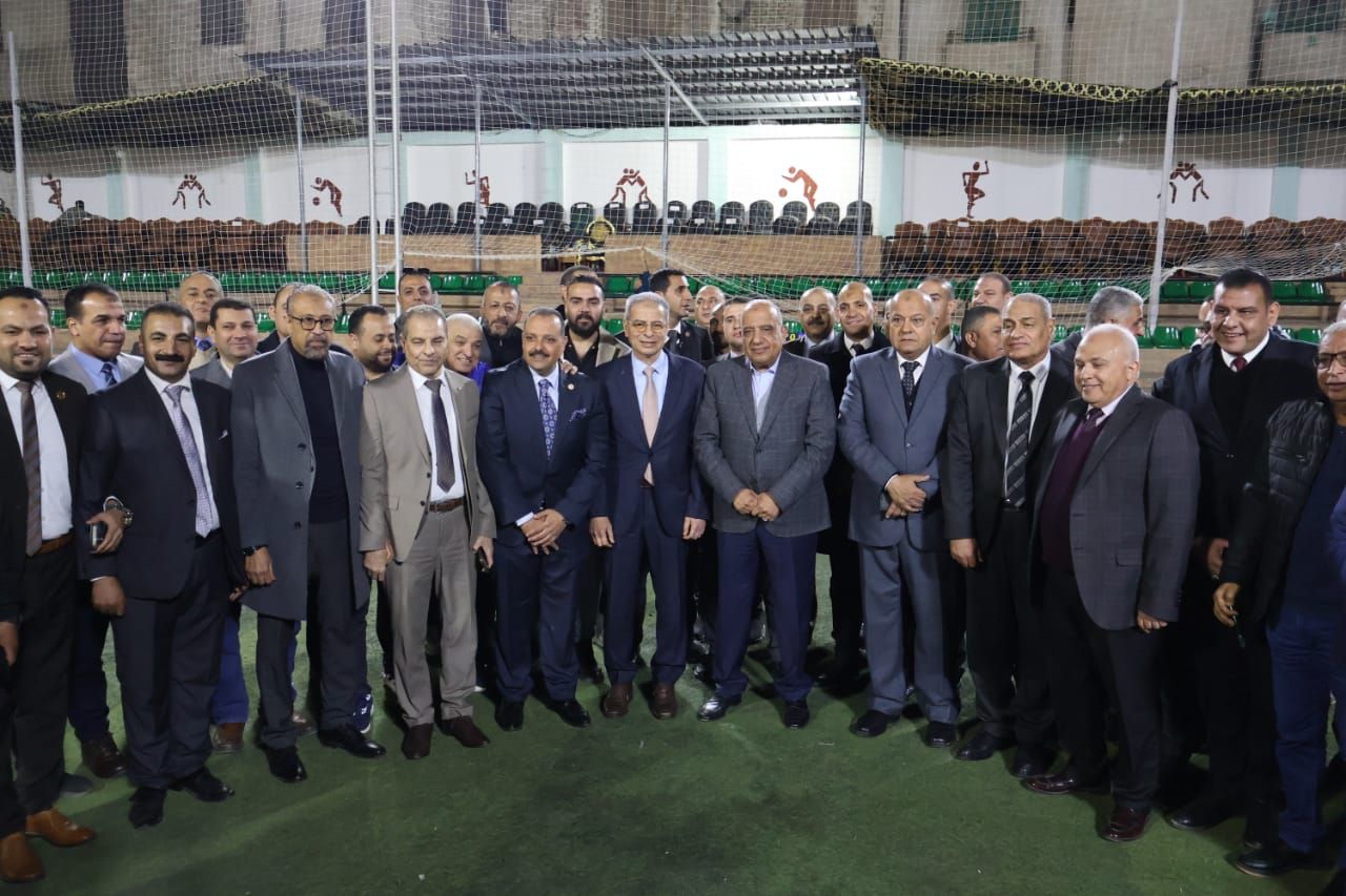 وزير الكهرباء يفتتح الدورة الرمضانية للعاملين والنقابة العامة للمرافق ويكرم فرق رفع الأثقال وزير الكهرباء يفتتح الدورة الرمضانية للعاملين والنقابة العامة للمرافق ويكرم فرق رفع الأثقال