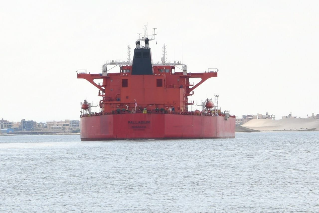 حركة الملاحة بالقناة منتظمة حركة الملاحة بالقناة منتظمة