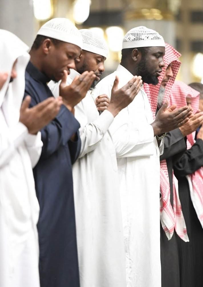 اليوم السابع في معايشة كاملة مع المعتمرين المصريين بساحات الحرم (5) اليوم السابع في معايشة كاملة مع المعتمرين المصريين بساحات الحرم (5)