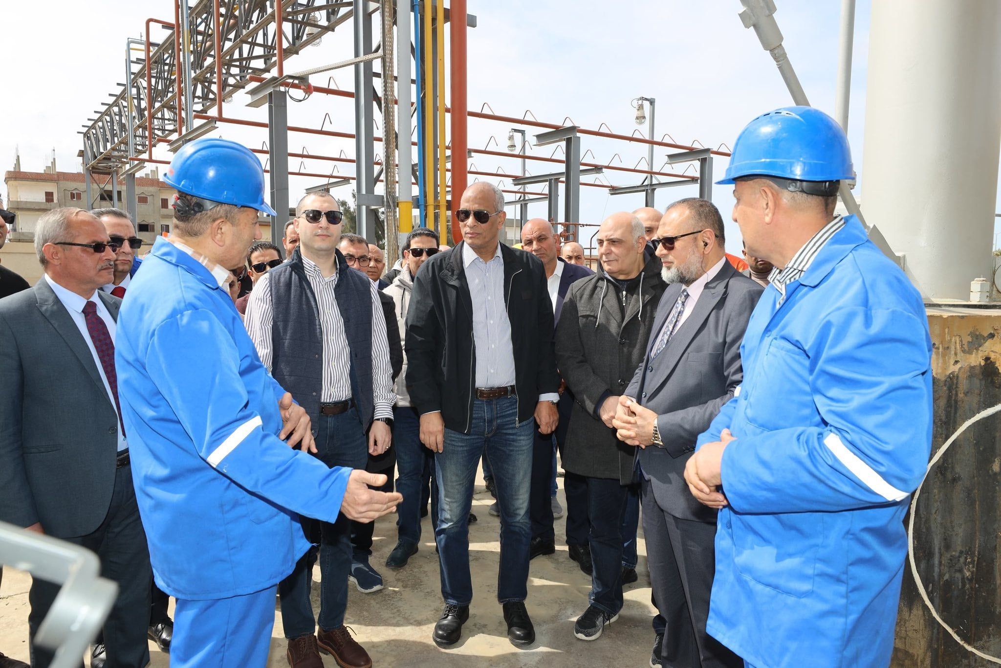 جولة محافظ كفر الشيخ بمحطة الغاز جولة محافظ كفر الشيخ بمحطة الغاز