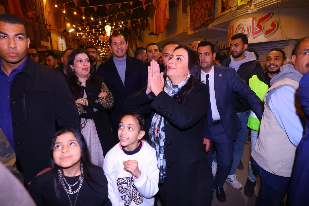 وصول وزيرة التضامن الاجتماعى المطرية