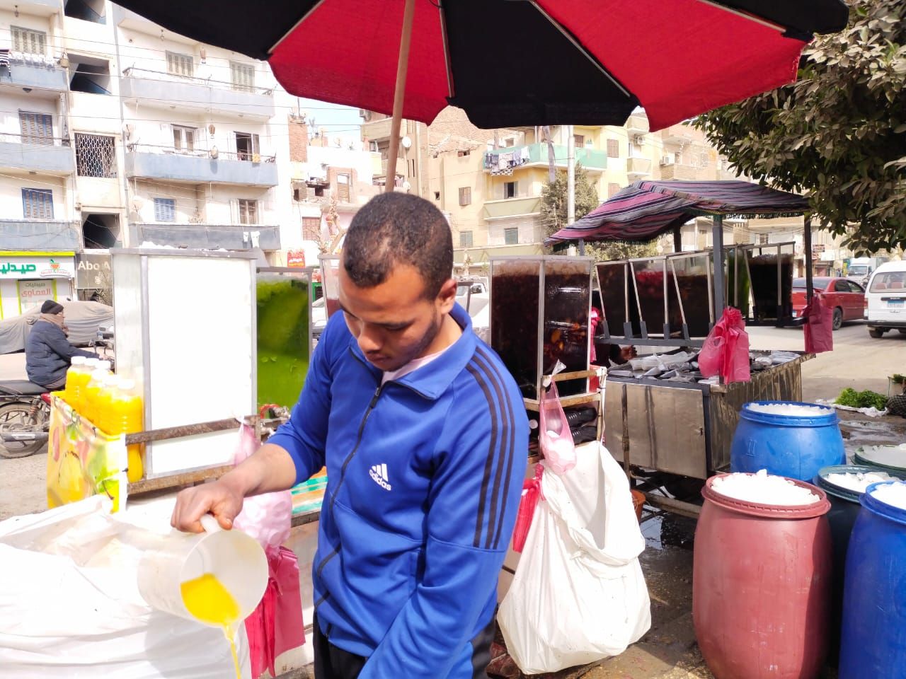 صب العصير صب العصير