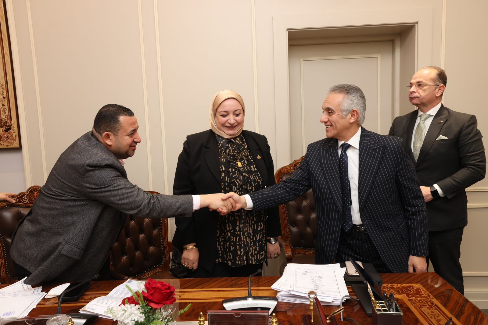 وزير العدل يستقبل عددا من أعضاء مجلسي النواب والشيوخ (2) وزير العدل يستقبل عددا من أعضاء مجلسي النواب والشيوخ (2)