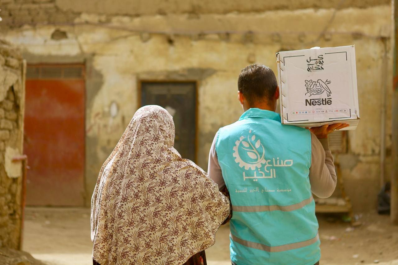 صناع الخير عضو التحالف الوطني توزع كراتين رمضان في قرى بنها بالقليوبية (3) صناع الخير عضو التحالف الوطني توزع كراتين رمضان في قرى بنها بالقليوبية (3)