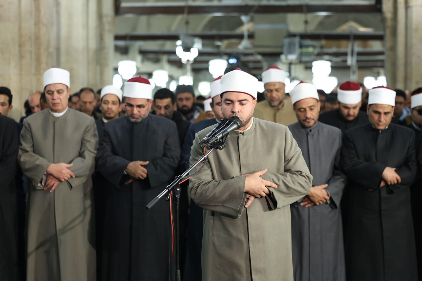 صلاة التراويح بمسجد الأزهر (1) صلاة التراويح بمسجد الأزهر (1)