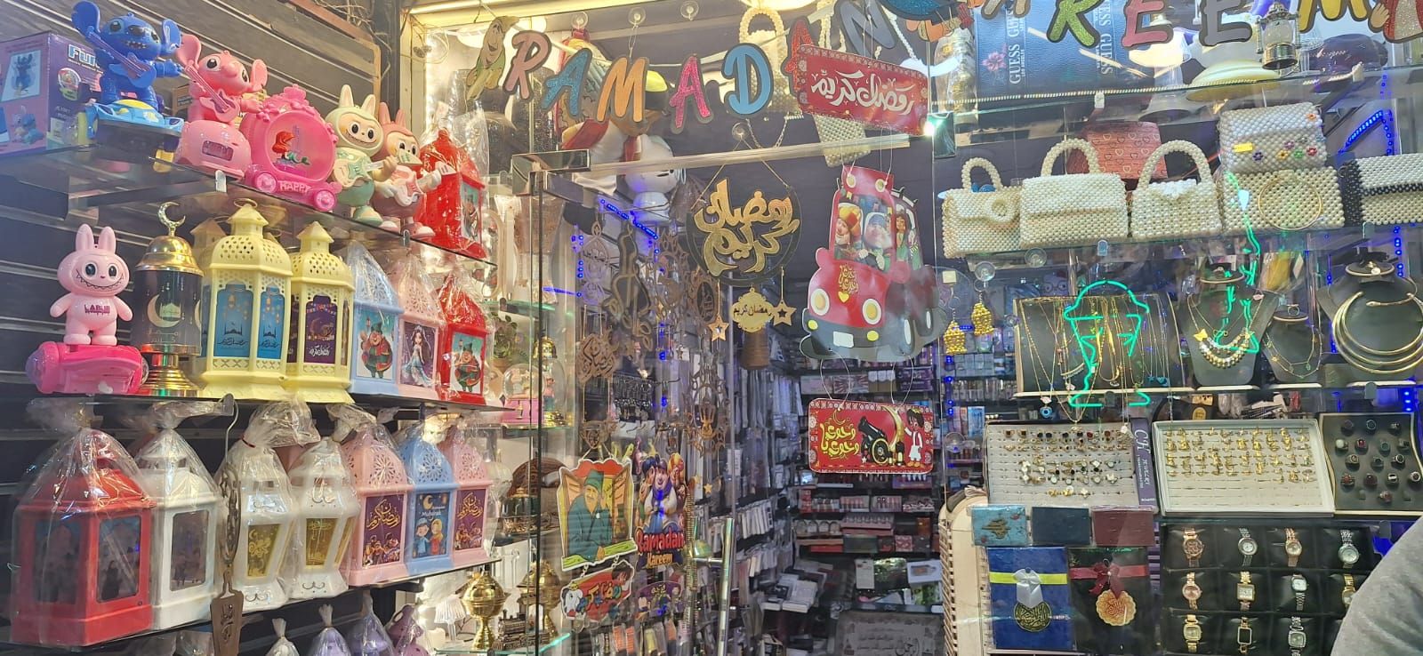 فوانيس القيسارية بأسيوط (3) فوانيس القيسارية بأسيوط (3)