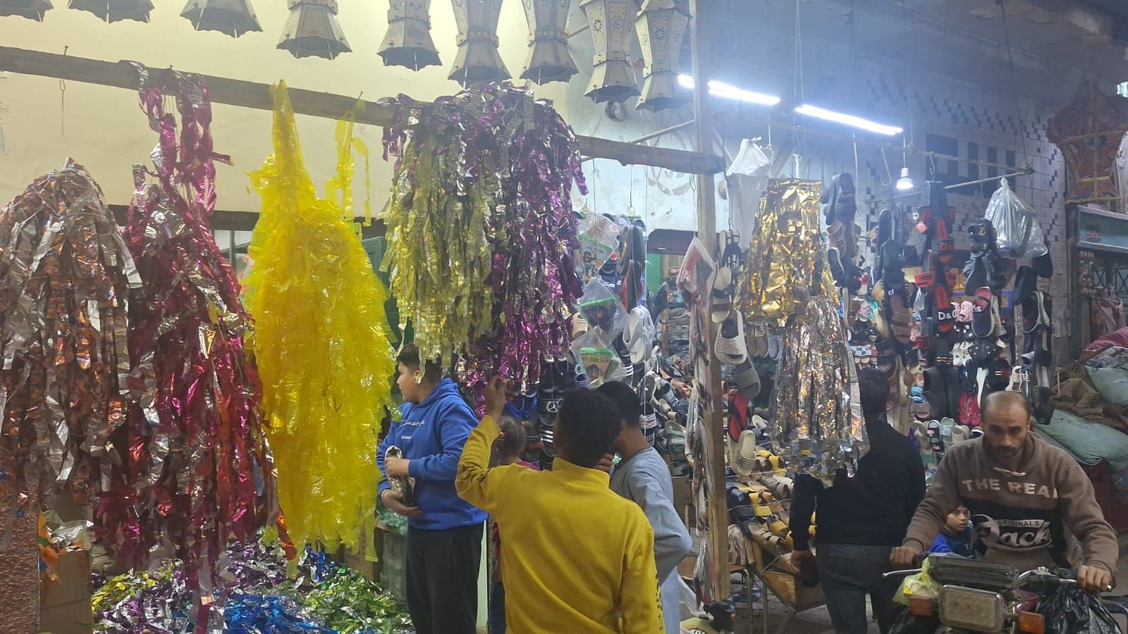 فوانيس القيسارية بأسيوط (8) فوانيس القيسارية بأسيوط (8)