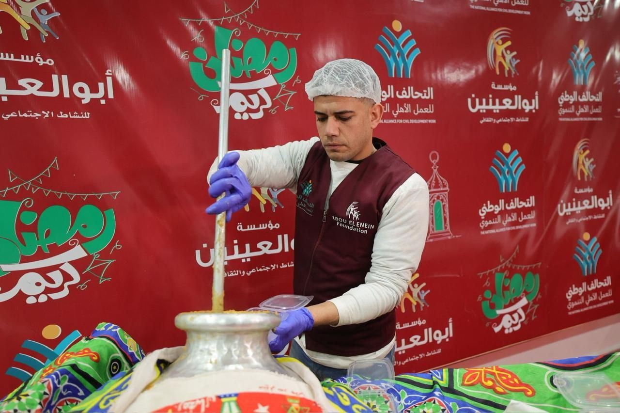 مؤسسة أبو العينين تواصل توزيع وجبات السحور تحت مظلة التحالف الوطني للعمل الأهلي (5) مؤسسة أبو العينين تواصل توزيع وجبات السحور تحت مظلة التحالف الوطني للعمل الأهلي (5)