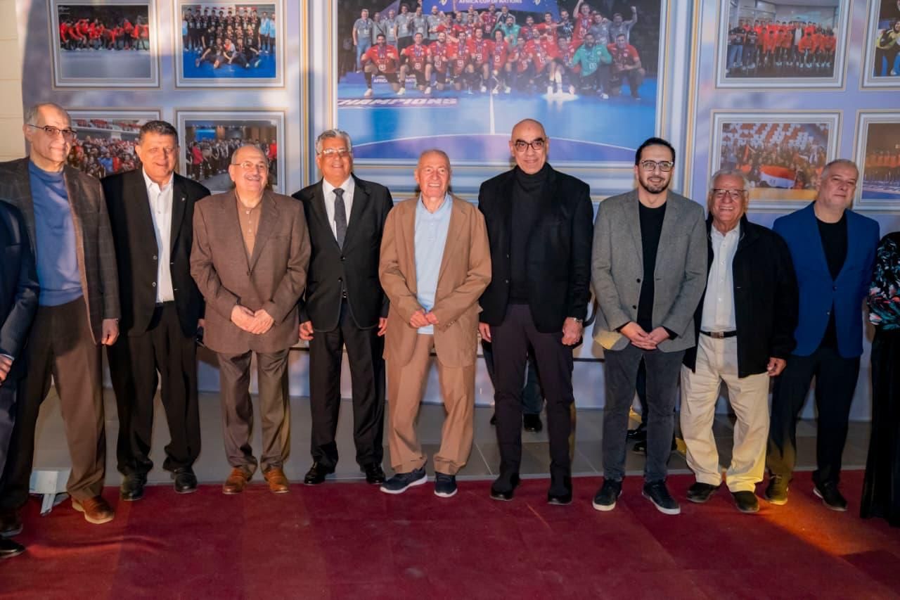 07ae33c2-72ff-4456-af14-55964d4e1f21 07ae33c2-72ff-4456-af14-55964d4e1f21