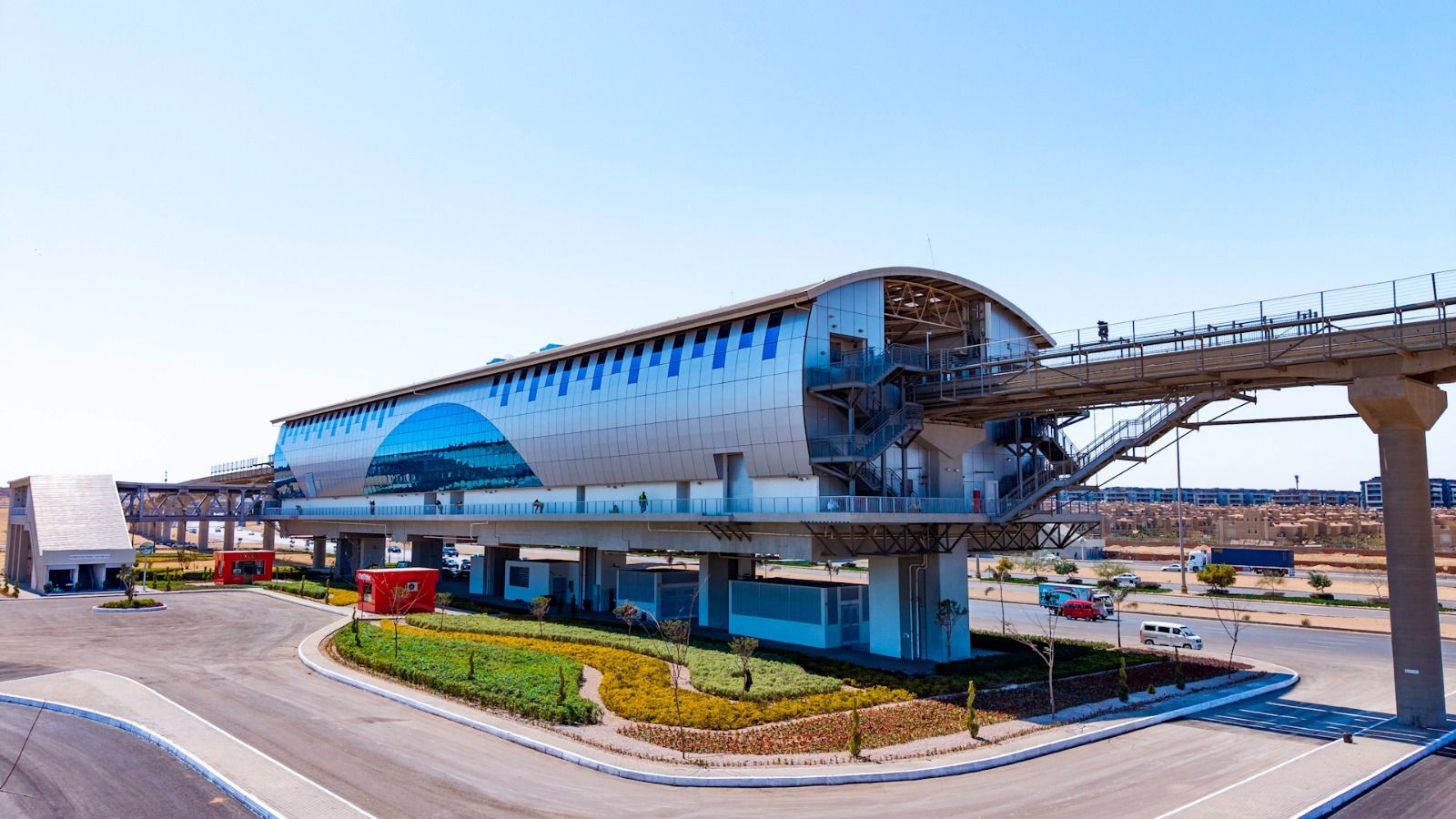 افتتاح مشروع مونوريل شرق النيل بطول 56.5 كم افتتاح مشروع مونوريل شرق النيل بطول 56.5 كم