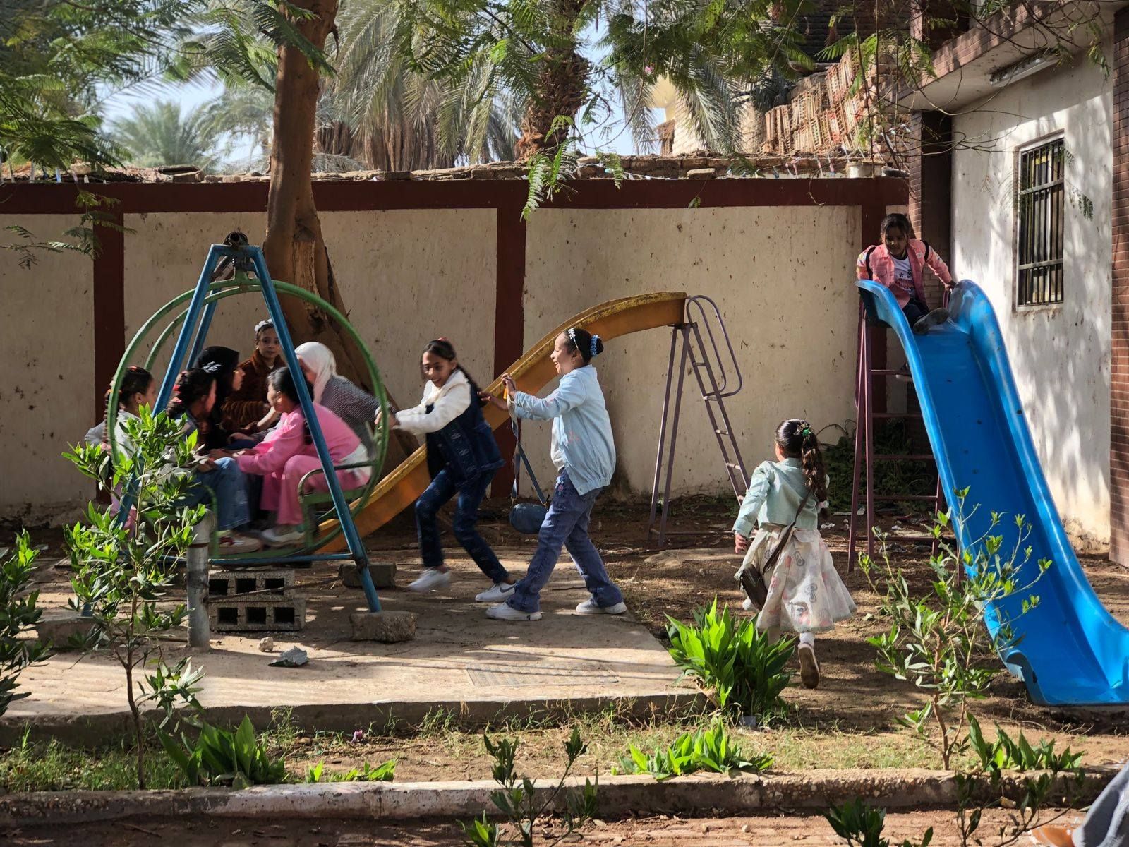 استمتاع الأطفال فى الملاهي بمراكز شباب محافظة الأقصر استمتاع الأطفال فى الملاهي بمراكز شباب محافظة الأقصر