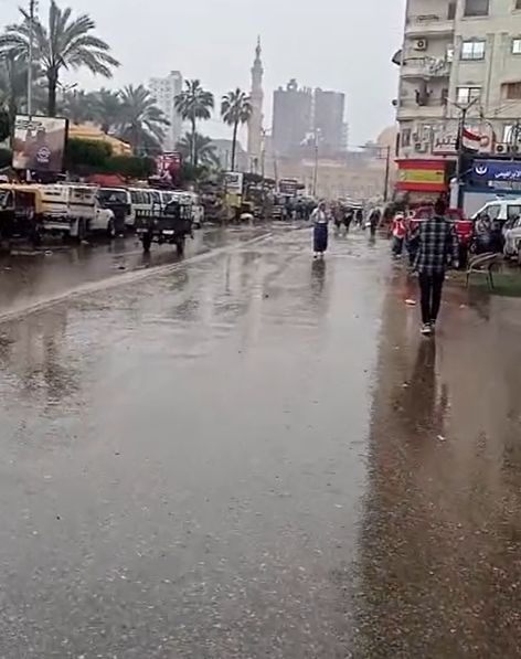 جانب من هطول الامطار جانب من هطول الامطار