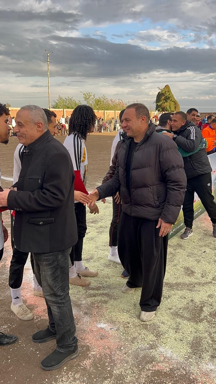 نزول نادر السيد لارض الملعب نزول نادر السيد لارض الملعب