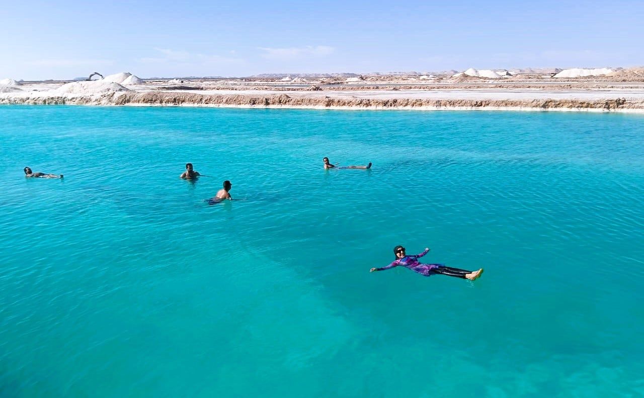 السباحة في بحيرات الملح - سيوة السباحة في بحيرات الملح - سيوة