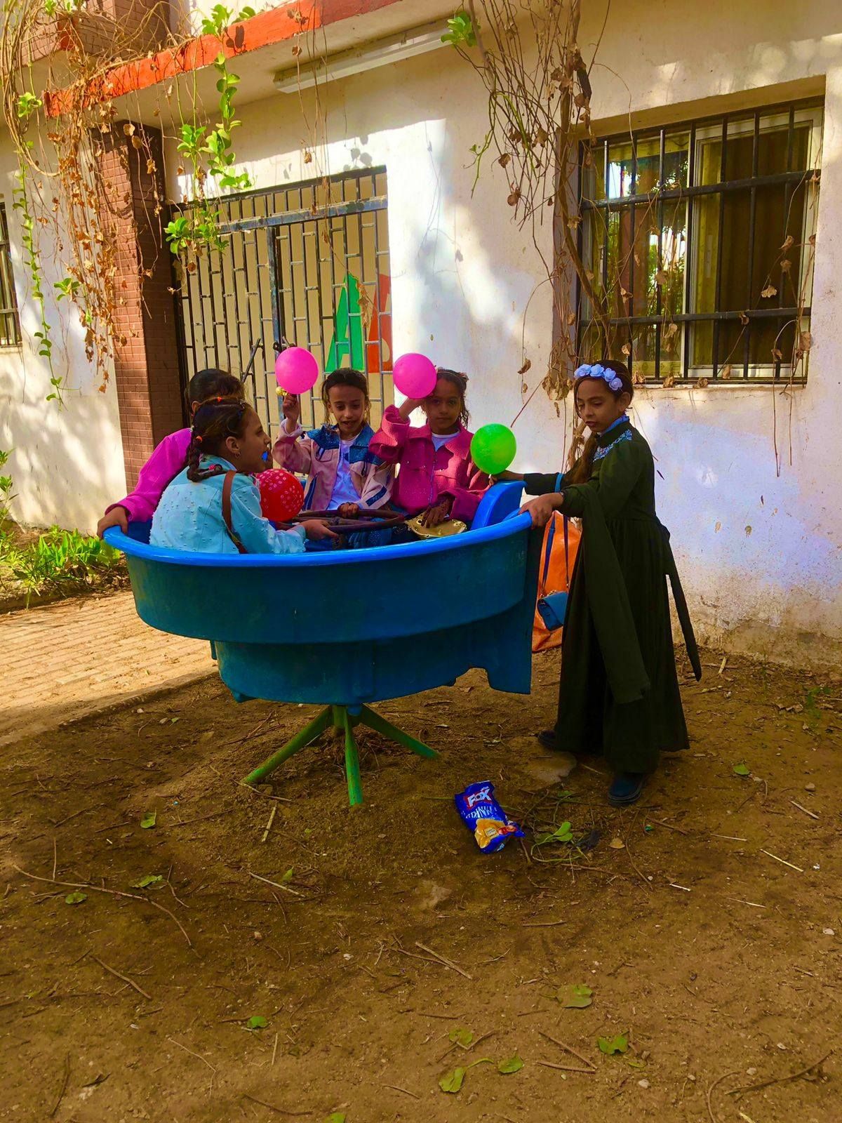 جانب من فرحة أطفال الاقصر بعيد الفطر المبارك جانب من فرحة أطفال الاقصر بعيد الفطر المبارك