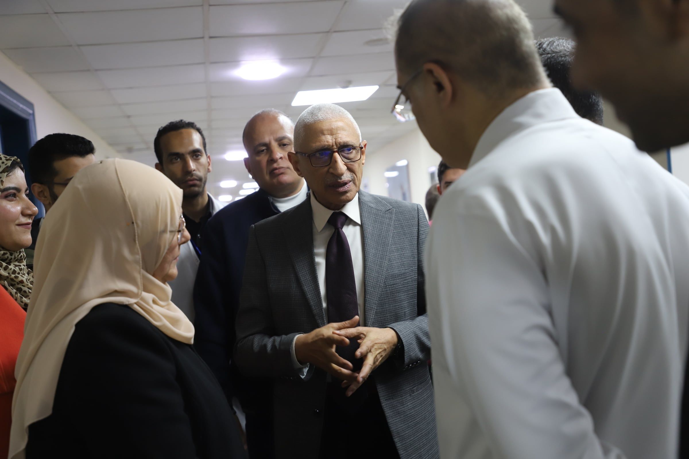 متابعة الاوضاع الطبية للمصابين متابعة الاوضاع الطبية للمصابين