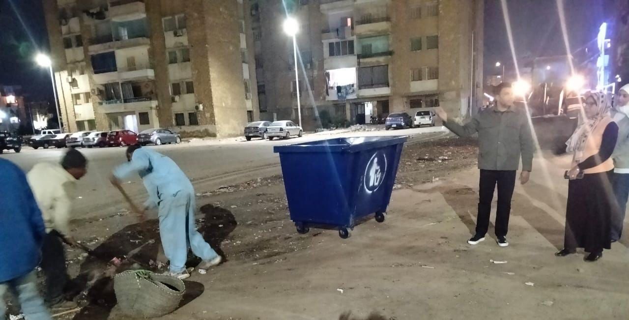 إستمرار المتابعة المسائية لرفع التراكمات وتأمين كابلات الكهرباء بالسويس (1) إستمرار المتابعة المسائية لرفع التراكمات وتأمين كابلات الكهرباء بالسويس (1)