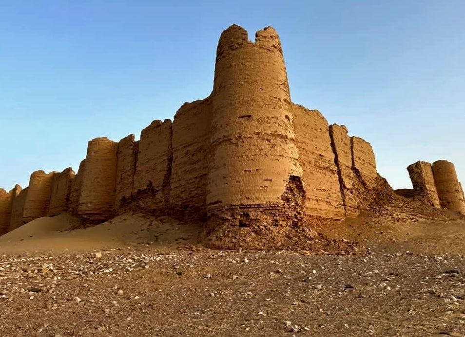 جانب من أعمال الترميمات جانب من أعمال الترميمات