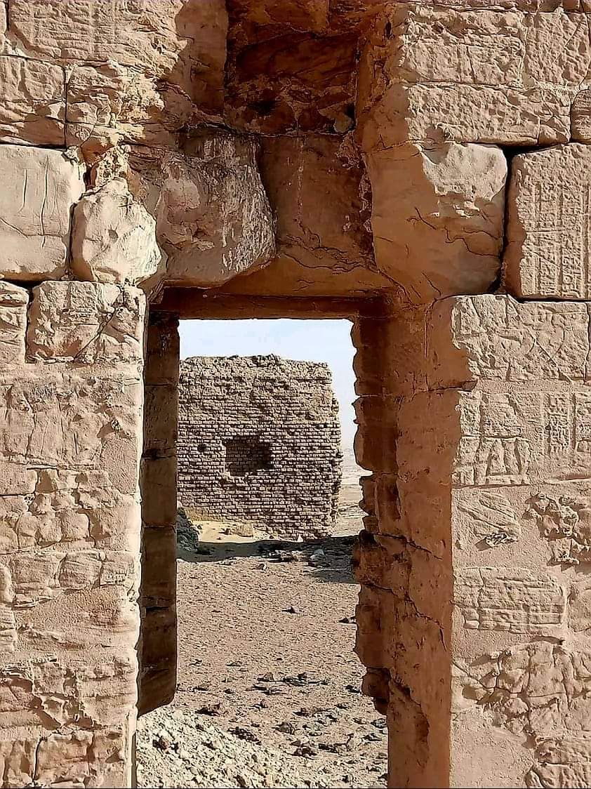 جانب من معبد الناضورة بالخارجة جانب من معبد الناضورة بالخارجة