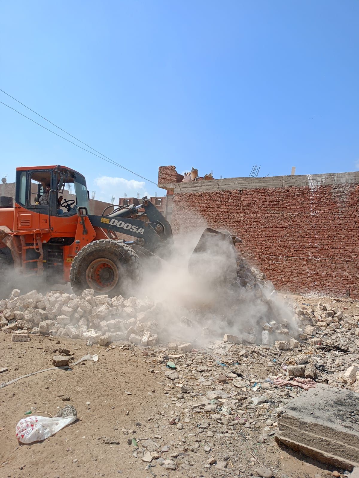مخالفات بناء وتعديات على الأراضى الزراعية مخالفات بناء وتعديات على الأراضى الزراعية