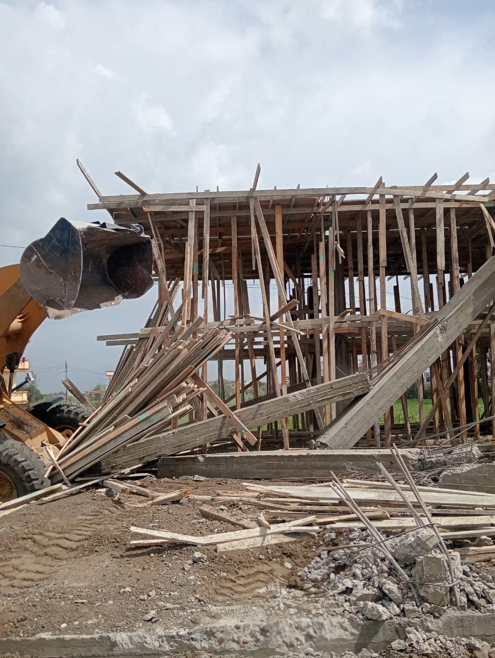 تعديات على الأراضى الزراعية تعديات على الأراضى الزراعية