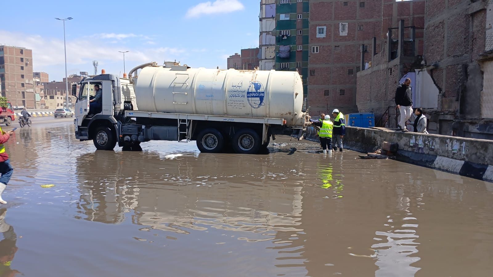 شفط مياه الامطار (5) شفط مياه الامطار (5)