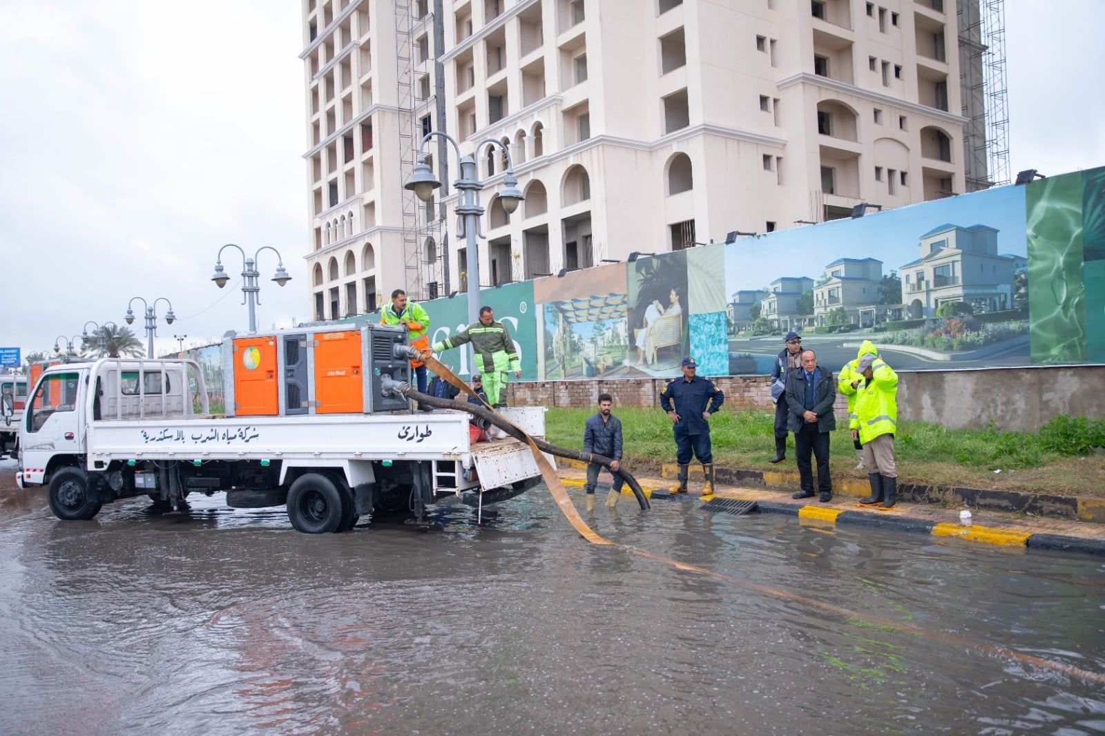 شفط مياه الامطار (18) شفط مياه الامطار (18)