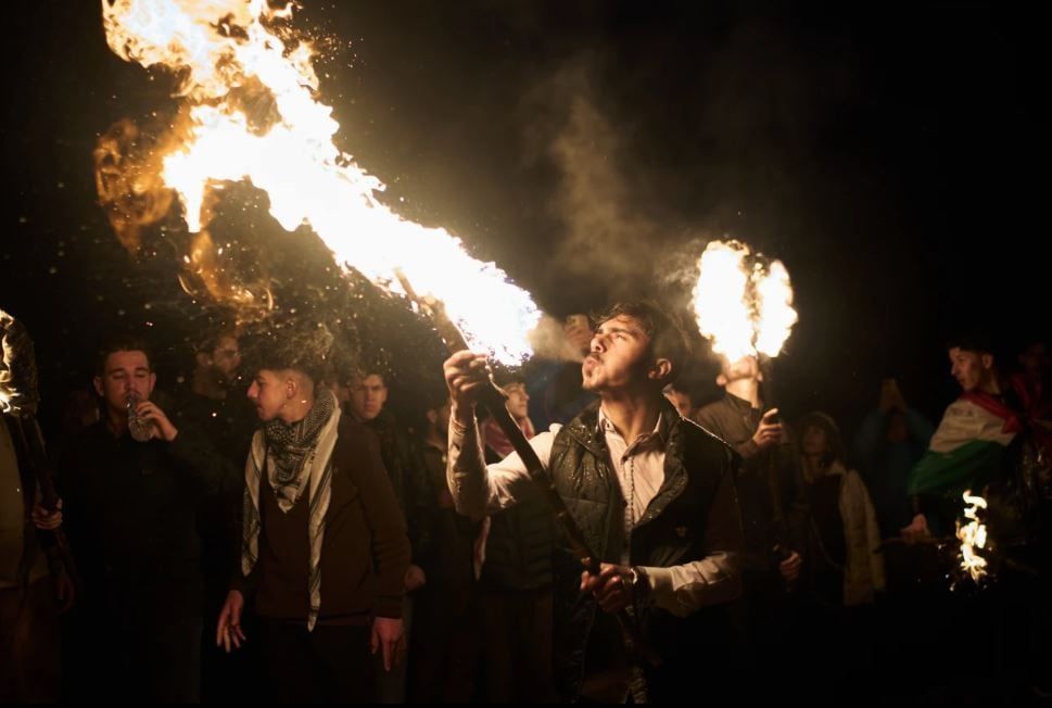 يحتفل الأكراد في شمال العراق بعيد النوروز، في صور فوتوغرافية (10) يحتفل الأكراد في شمال العراق بعيد النوروز، في صور فوتوغرافية (10)