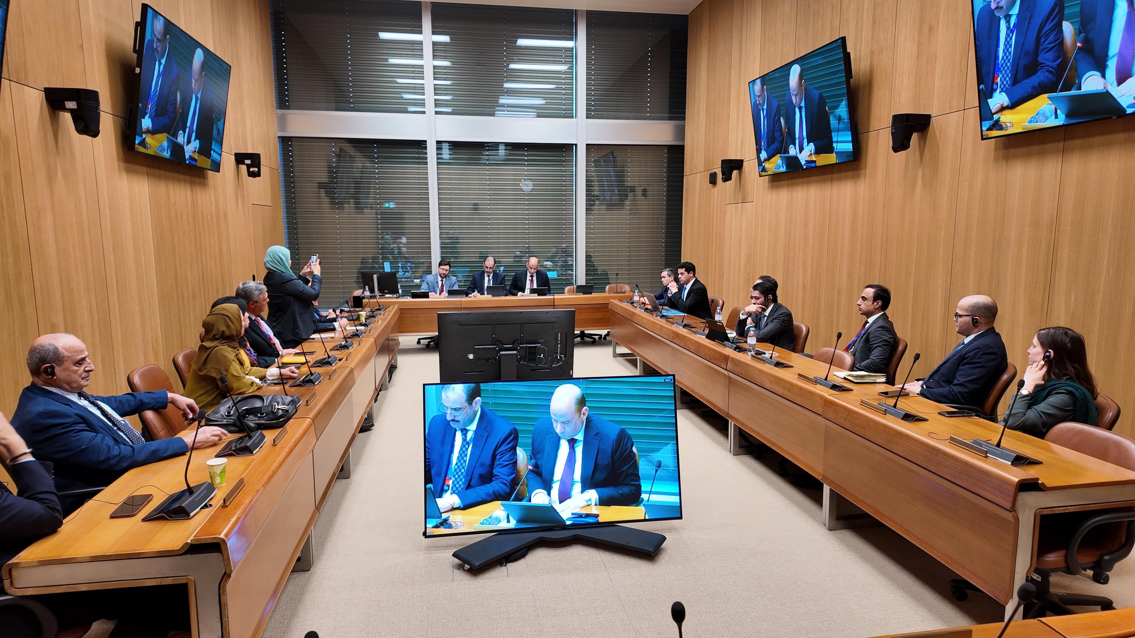 لقاء وزير العمل لقاء وزير العمل