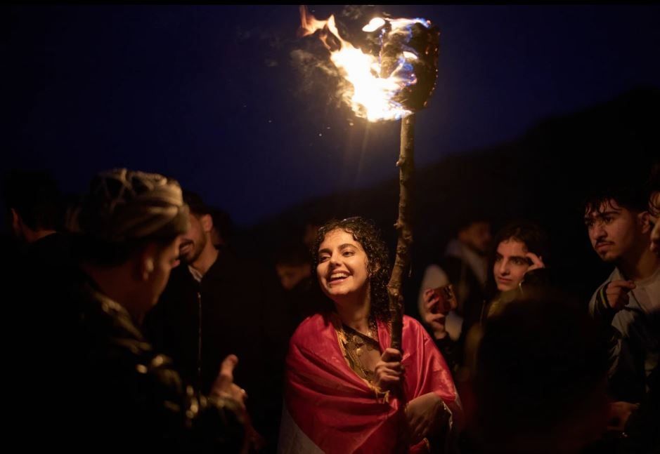 يحتفل الأكراد في شمال العراق بعيد النوروز، في صور فوتوغرافية (8) يحتفل الأكراد في شمال العراق بعيد النوروز، في صور فوتوغرافية (8)