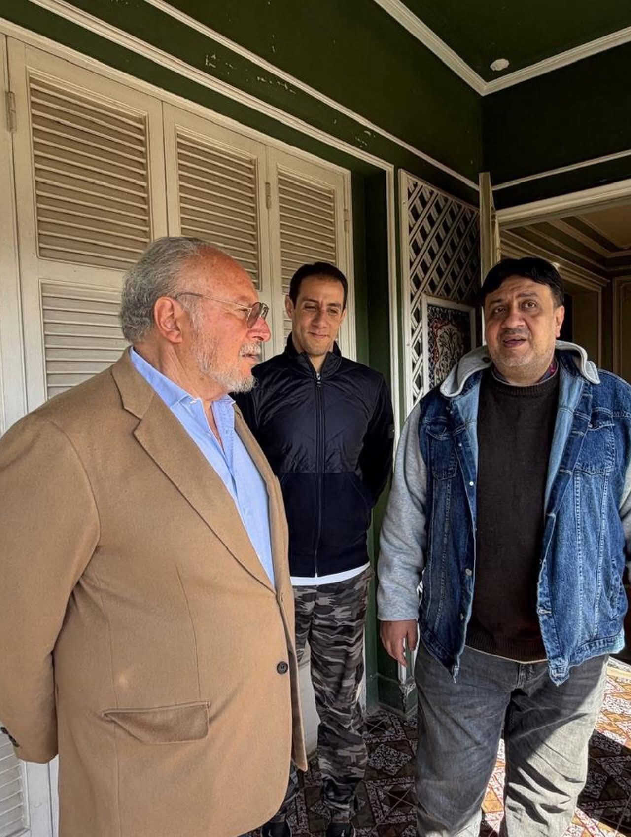 محمد شبانة وحفيد شقيقة عبد الحليم في استقبال الملك أحمد فؤاد الثاني (1) محمد شبانة وحفيد شقيقة عبد الحليم في استقبال الملك أحمد فؤاد الثاني (1)