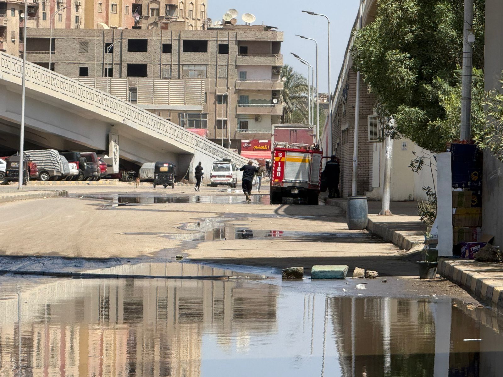 سيارات شفط وسحب تراكمات مياه الأمطار بمناطق الجيزة (9) سيارات شفط وسحب تراكمات مياه الأمطار بمناطق الجيزة (9)