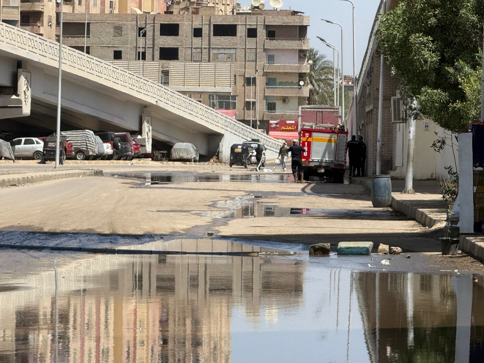 سيارات شفط وسحب تراكمات مياه الأمطار بمناطق الجيزة (10) سيارات شفط وسحب تراكمات مياه الأمطار بمناطق الجيزة (10)